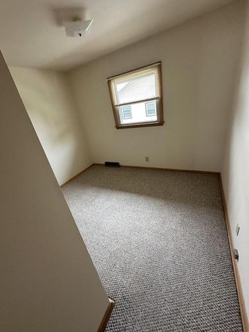 8926 W Tripoli AVENUE, Milwaukee, WI 53228