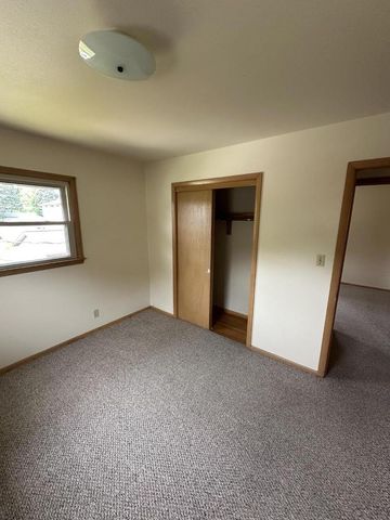 8926 W Tripoli AVENUE, Milwaukee, WI 53228