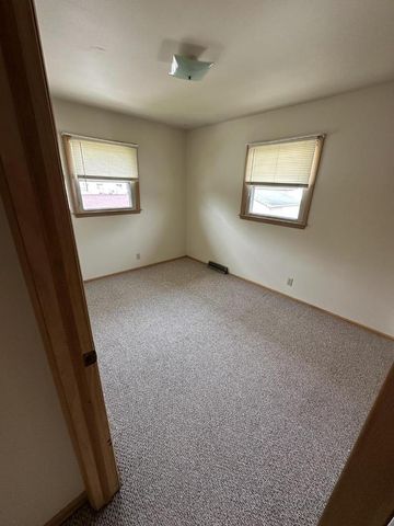 8926 W Tripoli AVENUE, Milwaukee, WI 53228