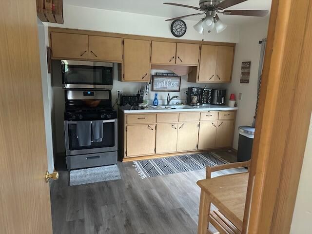 8926 W Tripoli AVENUE, Milwaukee, WI 53228