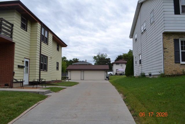 8926 W Tripoli AVENUE, Milwaukee, WI 53228