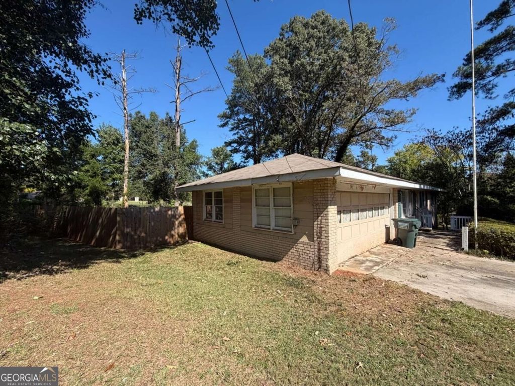 5555 Noblett Road, Stone Mountain, GA 30087 — photo 2