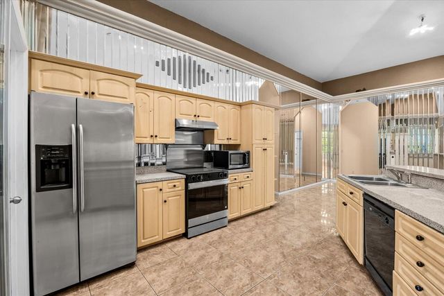 12390 N 53rd Rd Road N, The Acreage, FL 33411