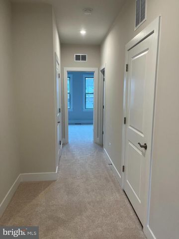 8883 CURIE ST, Manassas, VA 20109