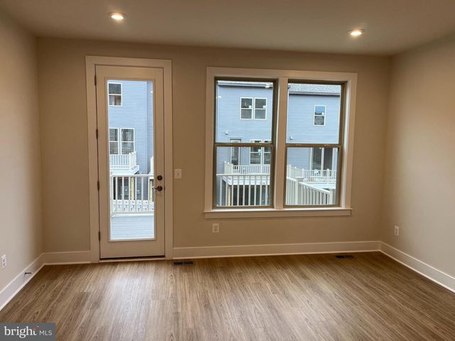 8883 CURIE ST, Manassas, VA 20109