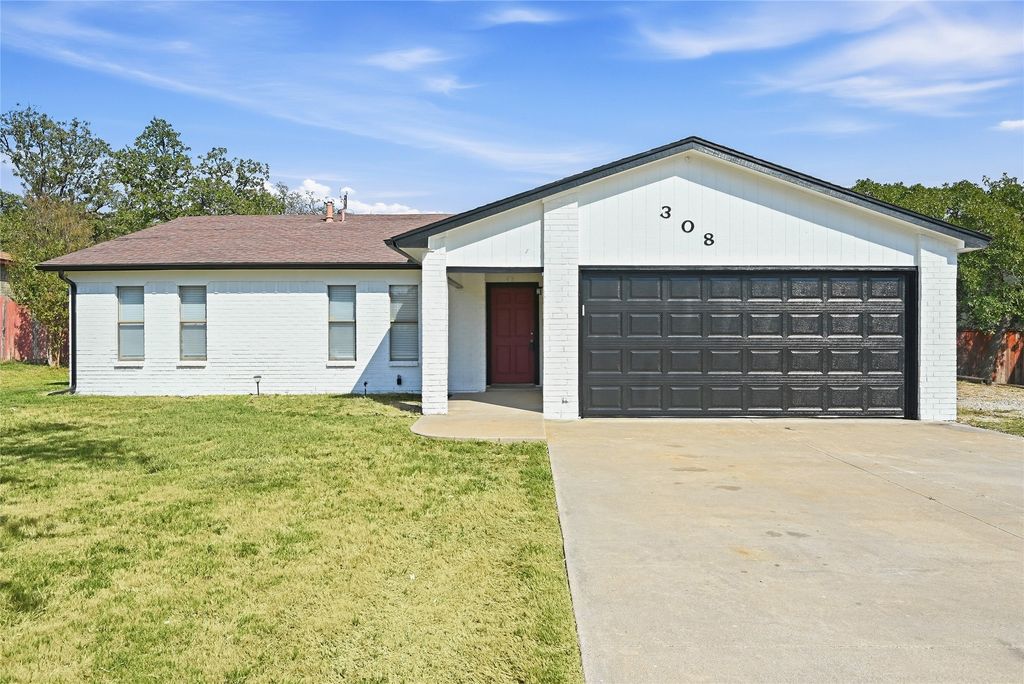 308 Hickorywood Street, Azle, TX 76020