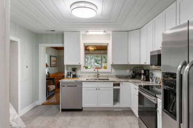 1363 S Edgewater Drive, Charleston, SC 29407