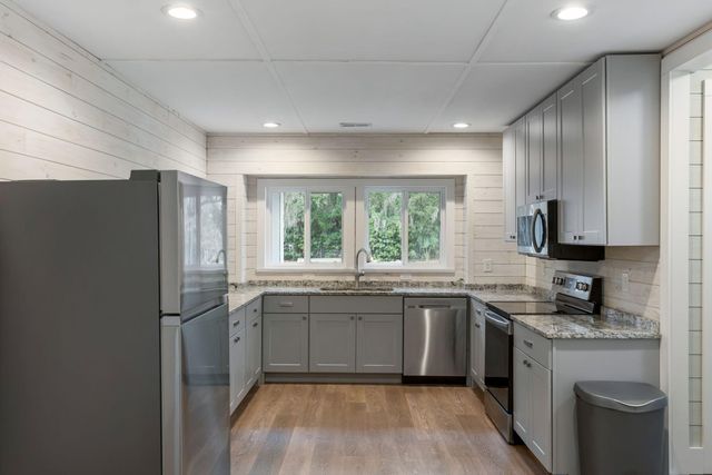 1363 S Edgewater Drive, Charleston, SC 29407