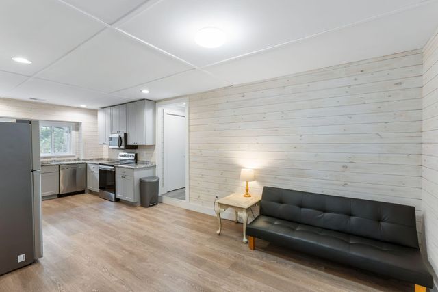 1363 S Edgewater Drive, Charleston, SC 29407