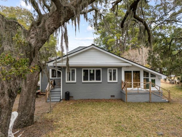 1363 S Edgewater Drive, Charleston, SC 29407