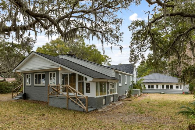 1363 S Edgewater Drive, Charleston, SC 29407