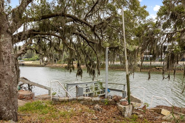 1363 S Edgewater Drive, Charleston, SC 29407