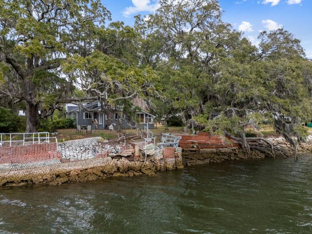 1363 S Edgewater Drive, Charleston, SC 29407