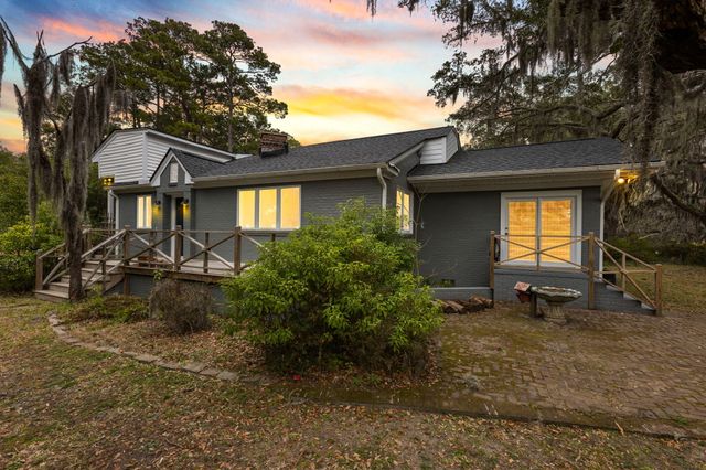 1363 S Edgewater Drive, Charleston, SC 29407