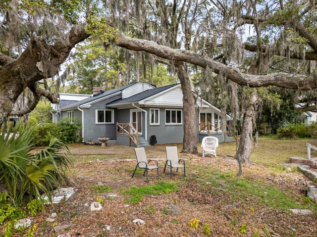 1363 S Edgewater Drive, Charleston, SC 29407