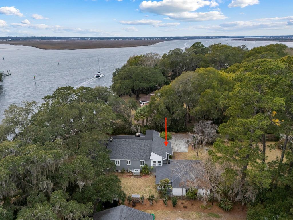 1363 S Edgewater Drive, Charleston, SC 29407