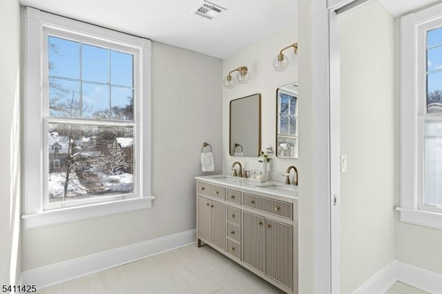 201 Maple Place, Cranford Twp., NJ 07016