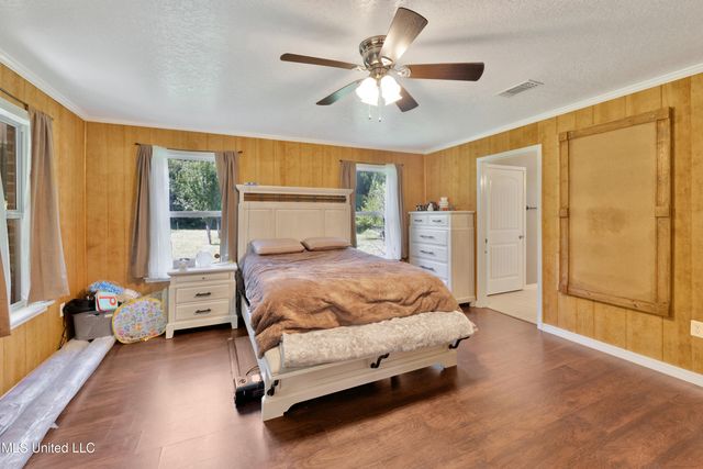 112 Wolf Branch Road, Perkinston, MS 39573