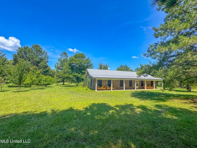 112 Wolf Branch Road, Perkinston, MS 39573
