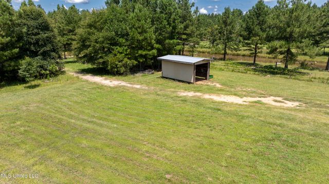 112 Wolf Branch Road, Perkinston, MS 39573