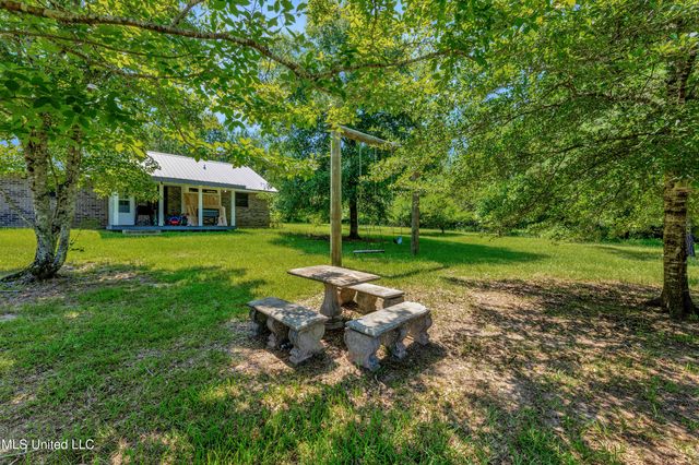112 Wolf Branch Road, Perkinston, MS 39573