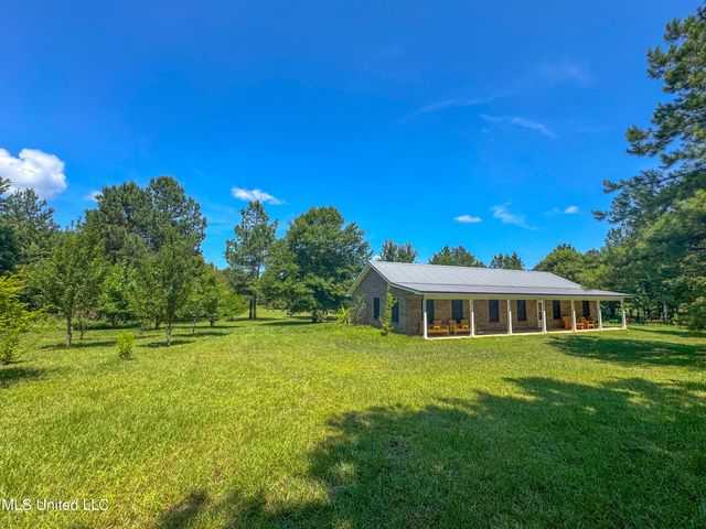 112 Wolf Branch Road, Perkinston, MS 39573