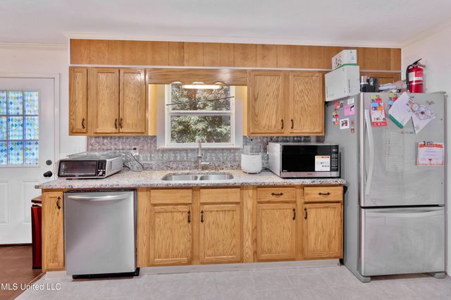 112 Wolf Branch Road, Perkinston, MS 39573