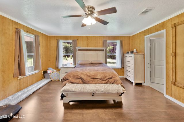 112 Wolf Branch Road, Perkinston, MS 39573