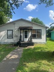 1413 E 8th Avenue, Corsicana, TX 75110