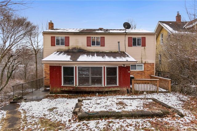 2084 Whited St, Brookline, PA 15210