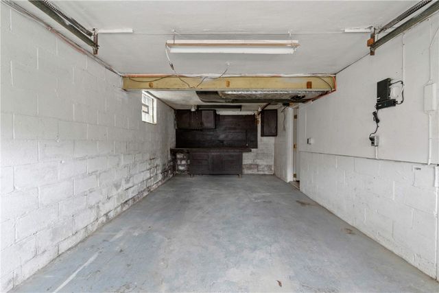 2084 Whited St, Brookline, PA 15210