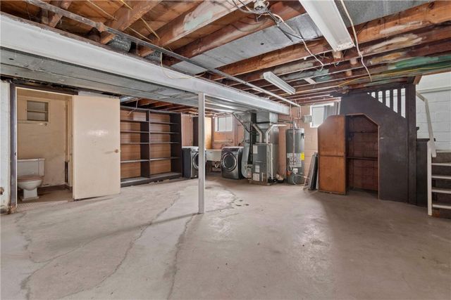 2084 Whited St, Brookline, PA 15210