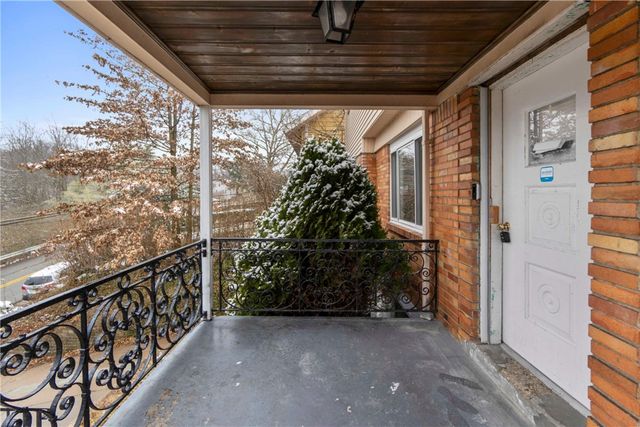 2084 Whited St, Brookline, PA 15210