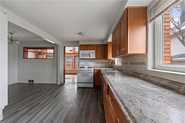 2084 Whited St, Brookline, PA 15210