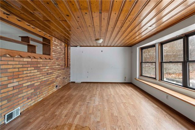 2084 Whited St, Brookline, PA 15210