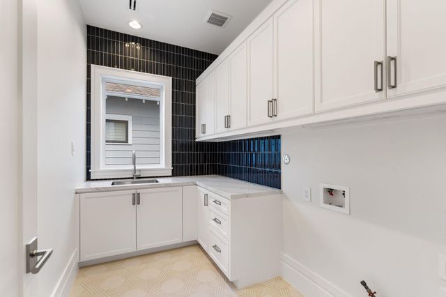 1023 Euclid Street, Houston, TX 77009