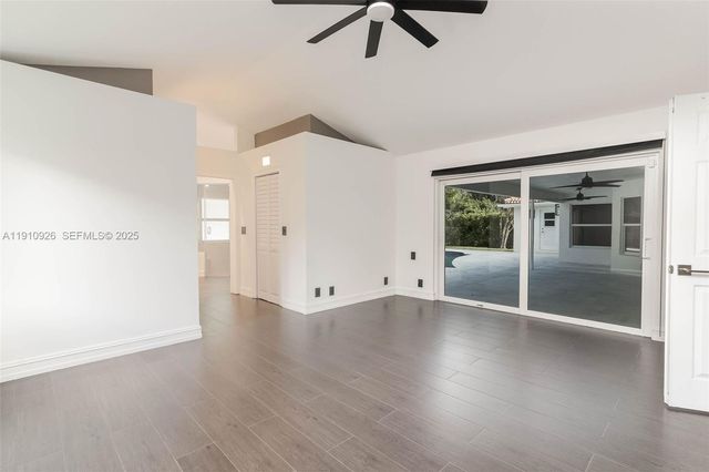 1222 Manor Ct, Weston, FL 33326