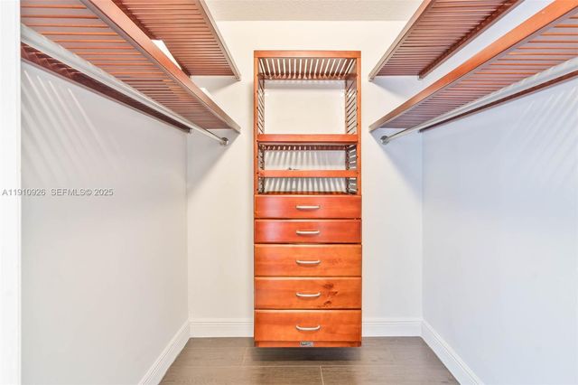 1222 Manor Ct, Weston, FL 33326