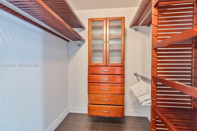 1222 Manor Ct, Weston, FL 33326