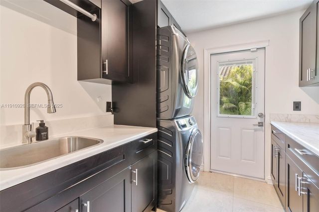 1222 Manor Ct, Weston, FL 33326