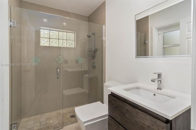 1222 Manor Ct, Weston, FL 33326