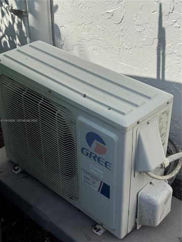 1222 Manor Ct, Weston, FL 33326