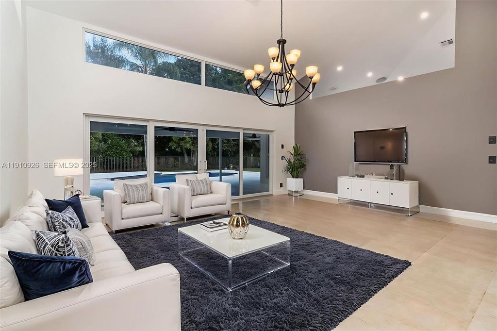 1222 Manor Ct, Weston, FL 33326