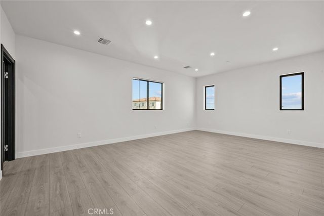 12937 W Kilikia Drive, North Hollywood, CA 91605