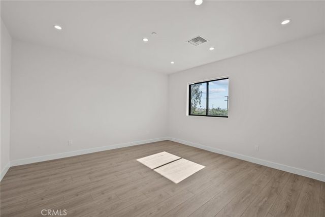 12937 W Kilikia Drive, North Hollywood, CA 91605