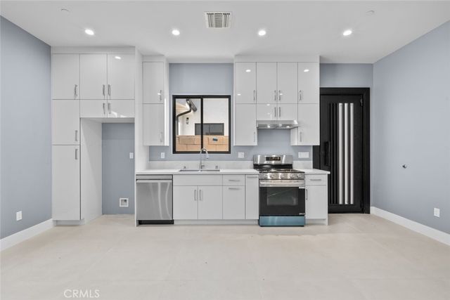 12937 W Kilikia Drive, North Hollywood, CA 91605