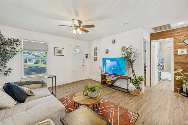 1212 E Jessamine Street, Fort Worth, TX 76104