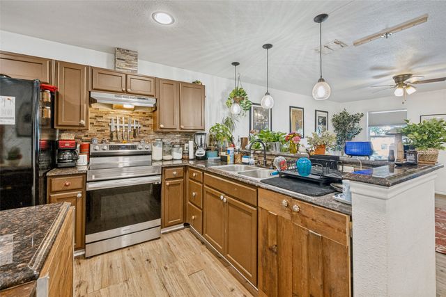 1212 E Jessamine Street, Fort Worth, TX 76104