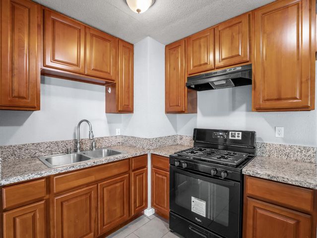 1531 N Fresno Street, Fresno, CA 93703