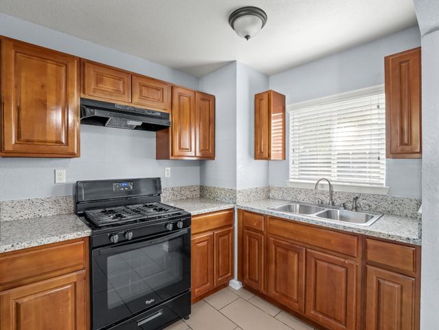 1531 N Fresno Street, Fresno, CA 93703